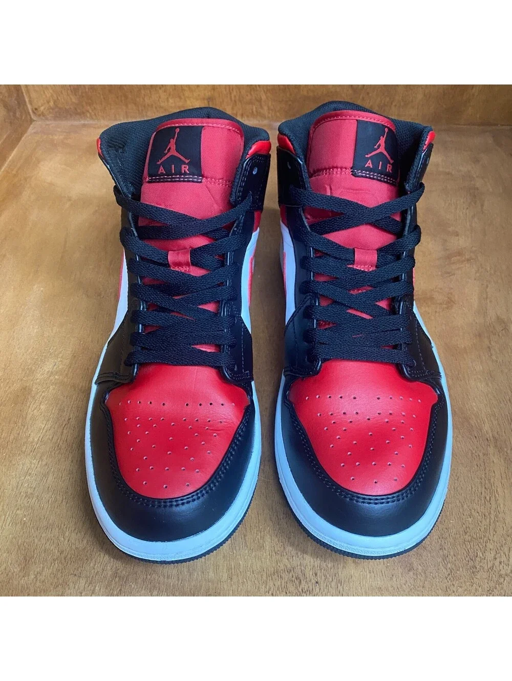 Nike Air Jordan 1 Mid Bred Toe Shoes Mens 10.5 Black Fire Red White 554724-079